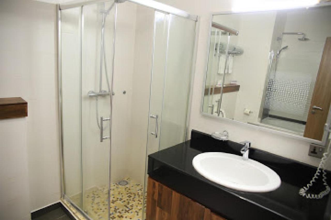 Room In Lodge - Best Western Plus-Ibadan Kültér fotó