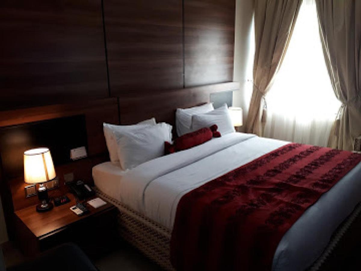 Room In Lodge - Best Western Plus-Ibadan Kültér fotó